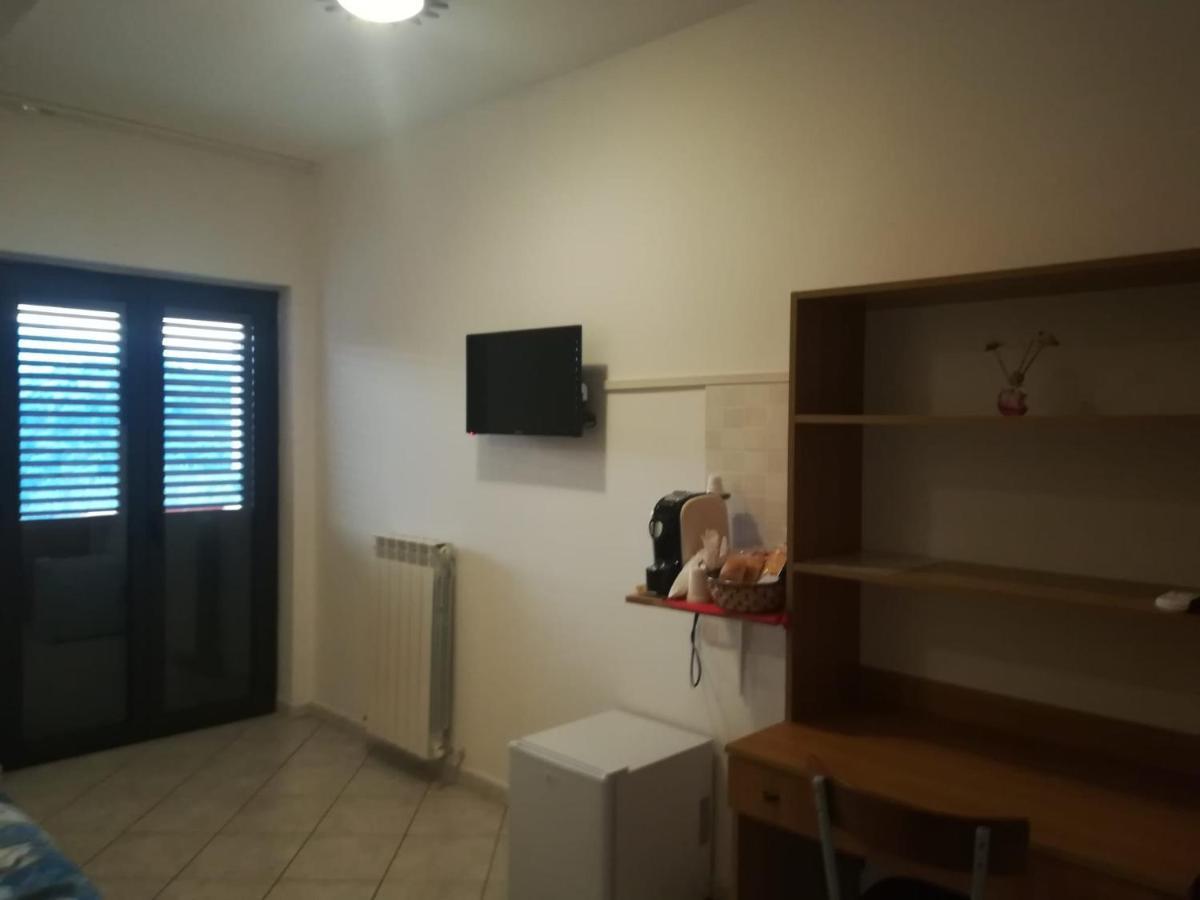 לינה וארוחת בוקר רנדה Raggio Di Sole מראה חיצוני תמונה