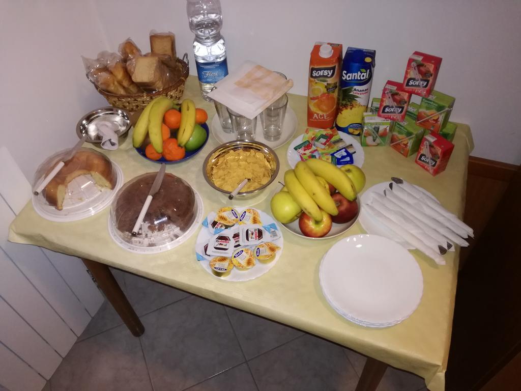 לינה וארוחת בוקר רנדה Raggio Di Sole מראה חיצוני תמונה